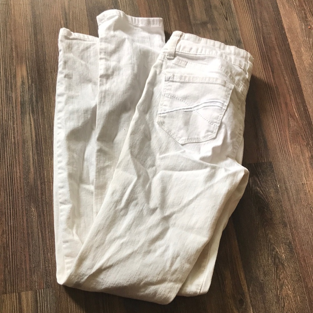 White skinny jeans